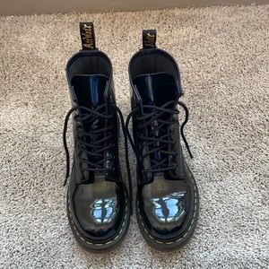 DR MARTENS